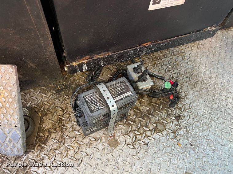 image for item KR9548 1986 Sutphen Deluge  pumper fire truck