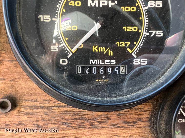 image for item KR9548 1986 Sutphen Deluge  pumper fire truck