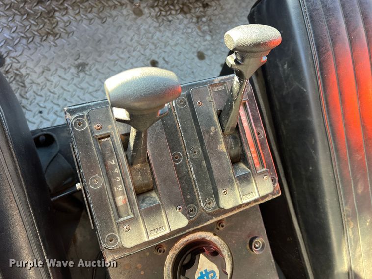 image for item KR9548 1986 Sutphen Deluge  pumper fire truck