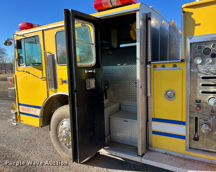 image for item KR9548 1986 Sutphen Deluge  pumper fire truck