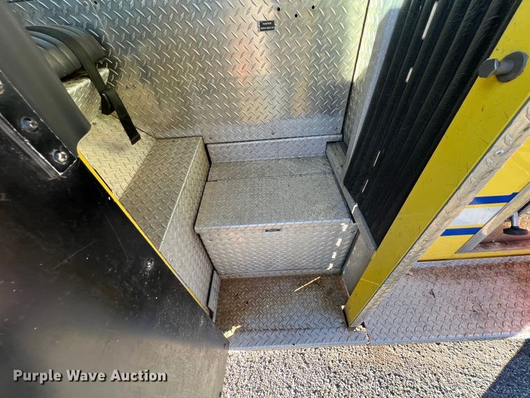 image for item KR9548 1986 Sutphen Deluge  pumper fire truck