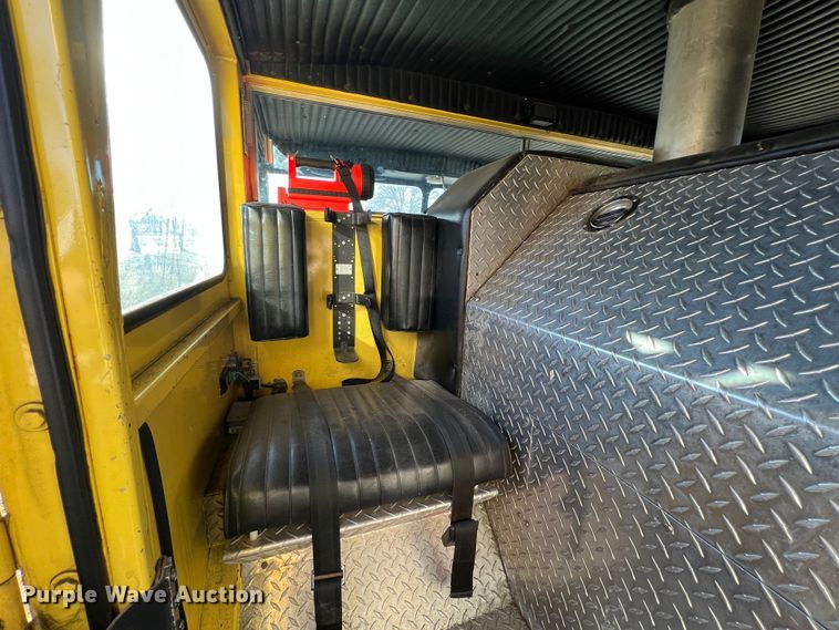 image for item KR9548 1986 Sutphen Deluge  pumper fire truck