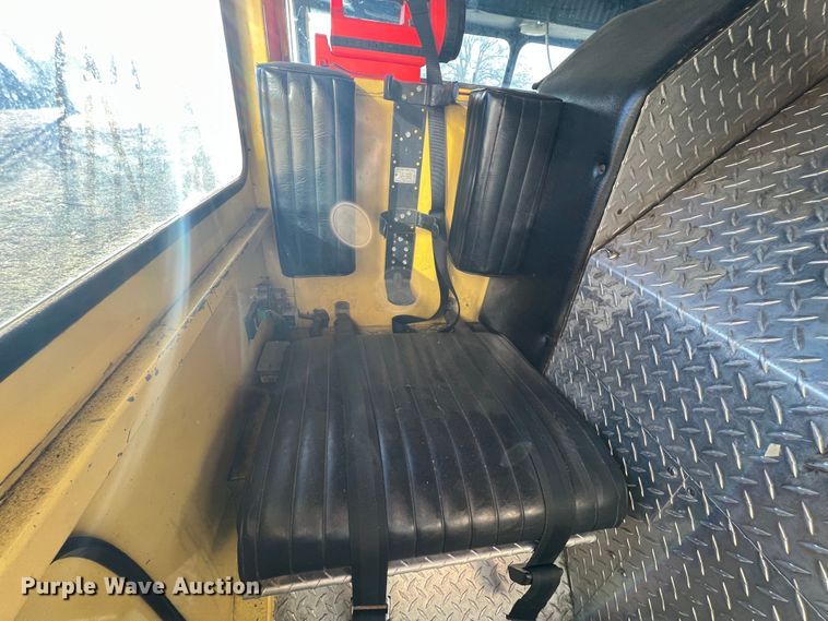 image for item KR9548 1986 Sutphen Deluge  pumper fire truck