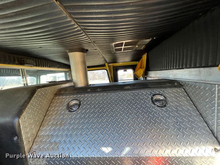 image for item KR9548 1986 Sutphen Deluge  pumper fire truck