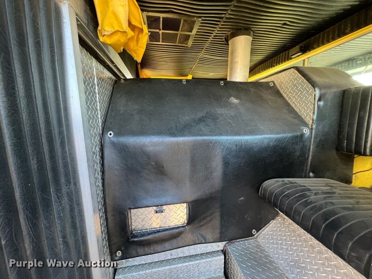 image for item KR9548 1986 Sutphen Deluge  pumper fire truck