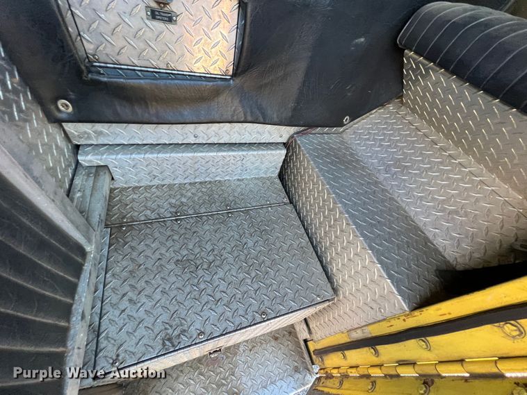 image for item KR9548 1986 Sutphen Deluge  pumper fire truck