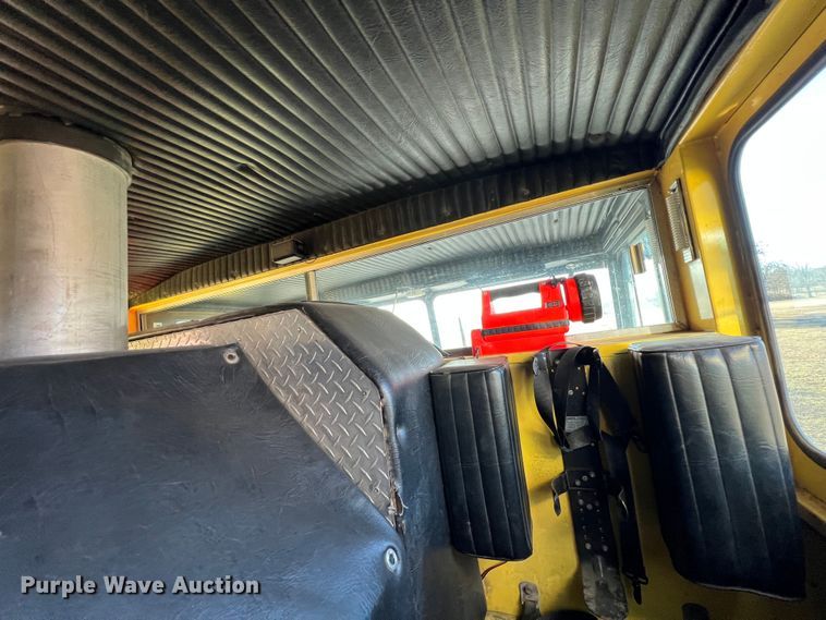 image for item KR9548 1986 Sutphen Deluge  pumper fire truck