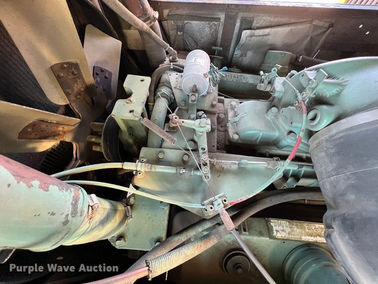 image for item KR9548 1986 Sutphen Deluge  pumper fire truck