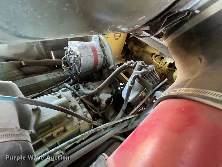 image for item KR9548 1986 Sutphen Deluge  pumper fire truck