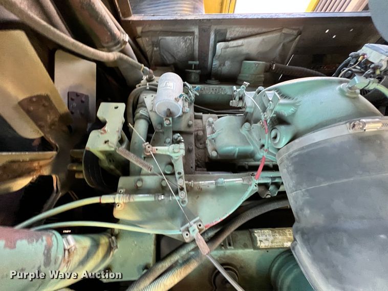 image for item KR9548 1986 Sutphen Deluge  pumper fire truck