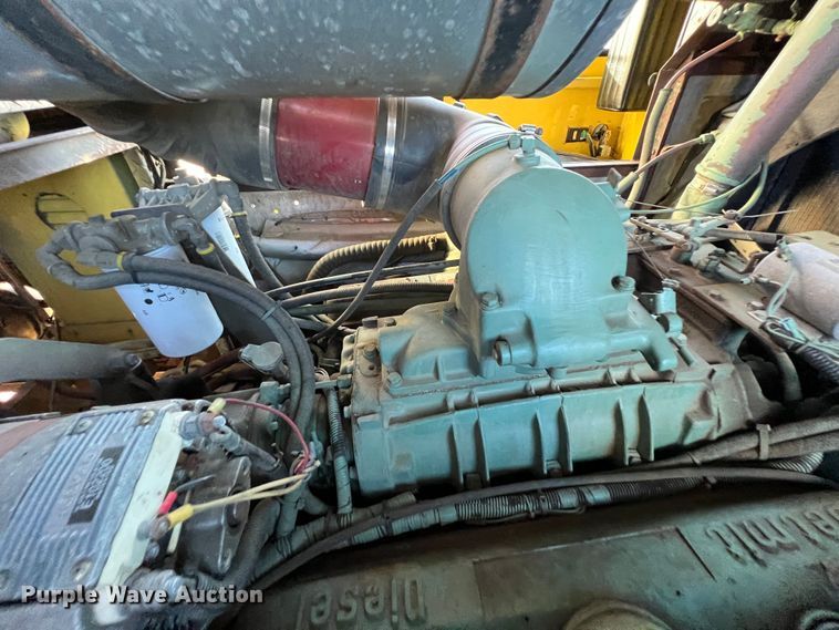 image for item KR9548 1986 Sutphen Deluge  pumper fire truck