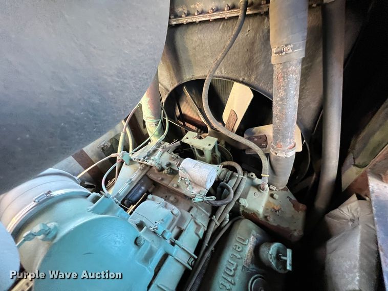 image for item KR9548 1986 Sutphen Deluge  pumper fire truck