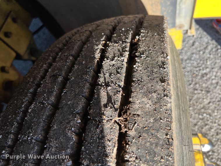 image for item KR9548 1986 Sutphen Deluge  pumper fire truck