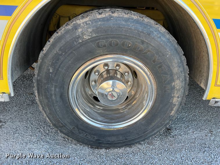 image for item KR9548 1986 Sutphen Deluge  pumper fire truck