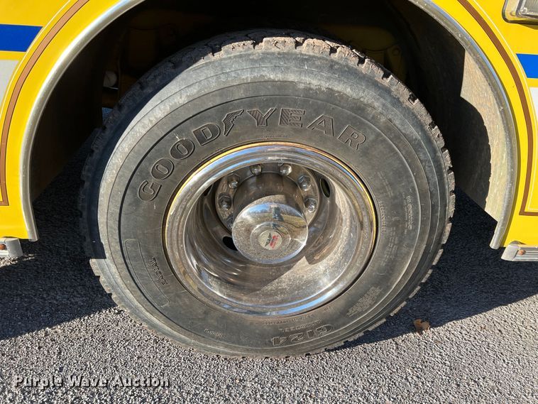 image for item KR9548 1986 Sutphen Deluge  pumper fire truck