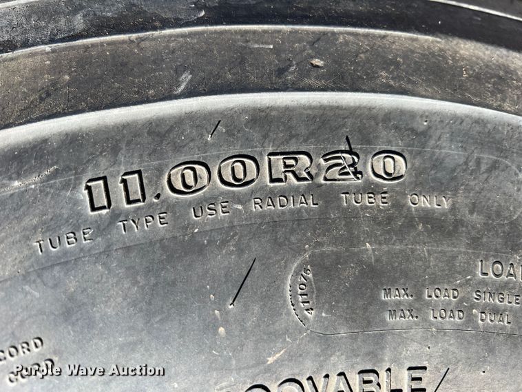 image for item KR9548 1986 Sutphen Deluge  pumper fire truck