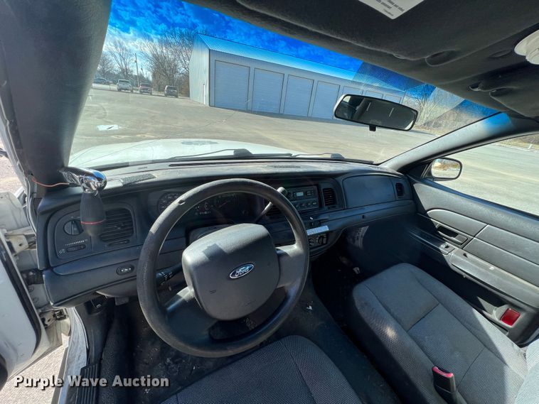 image for item KR9563 2011 Ford Crown Victoria Police Interceptor