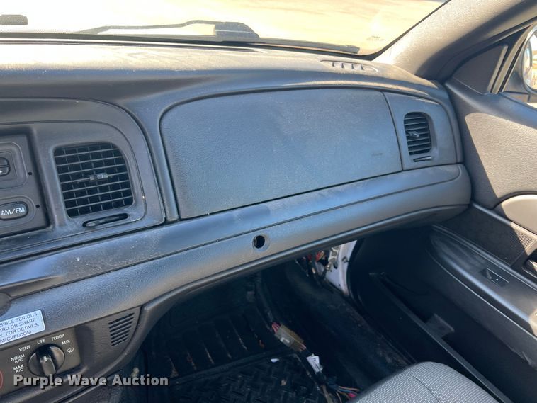 image for item KR9563 2011 Ford Crown Victoria Police Interceptor