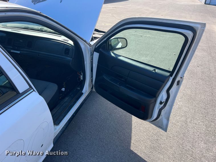 image for item KR9563 2011 Ford Crown Victoria Police Interceptor