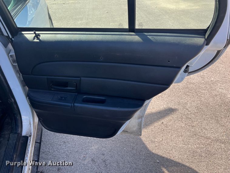 image for item KR9563 2011 Ford Crown Victoria Police Interceptor