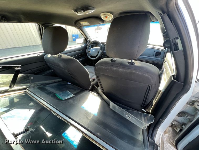 image for item KR9563 2011 Ford Crown Victoria Police Interceptor