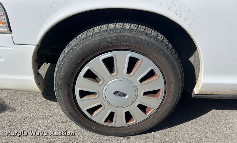 image for item KR9563 2011 Ford Crown Victoria Police Interceptor