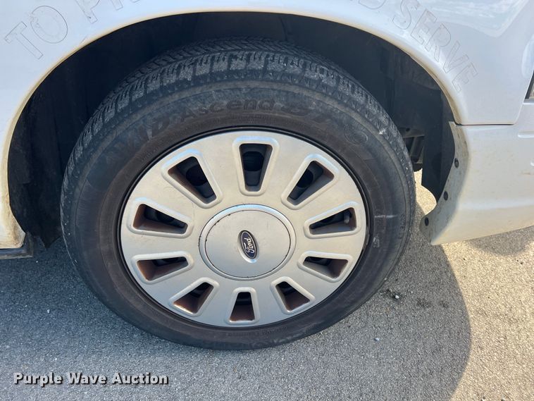 image for item KR9563 2011 Ford Crown Victoria Police Interceptor