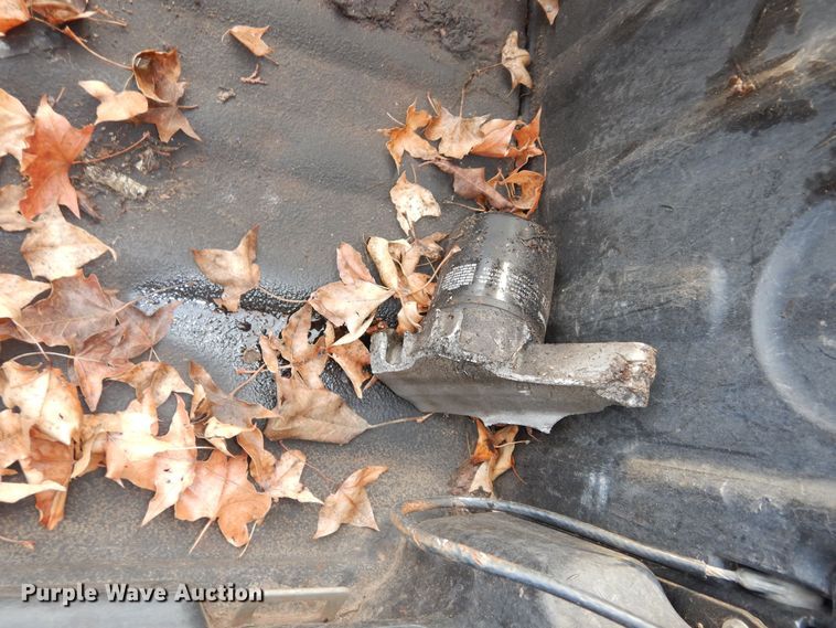 image for item KS9375 2010 John Deere Gator TX 4x2  utility vehicle