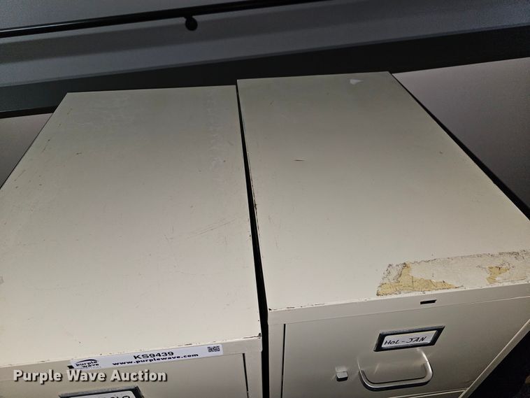 image for item KS9439 (2) metal file cabinets
