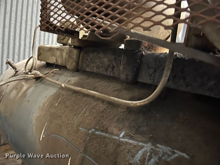 image for item LA9820 Air compressor