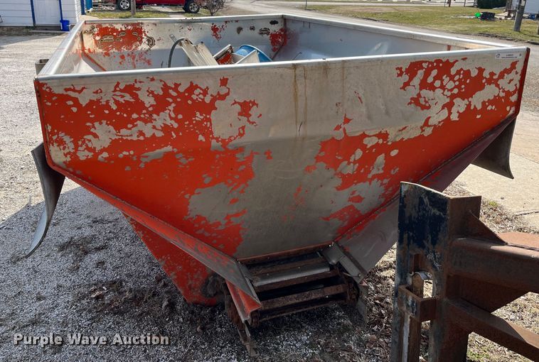 image for item LA9822 salt spreader