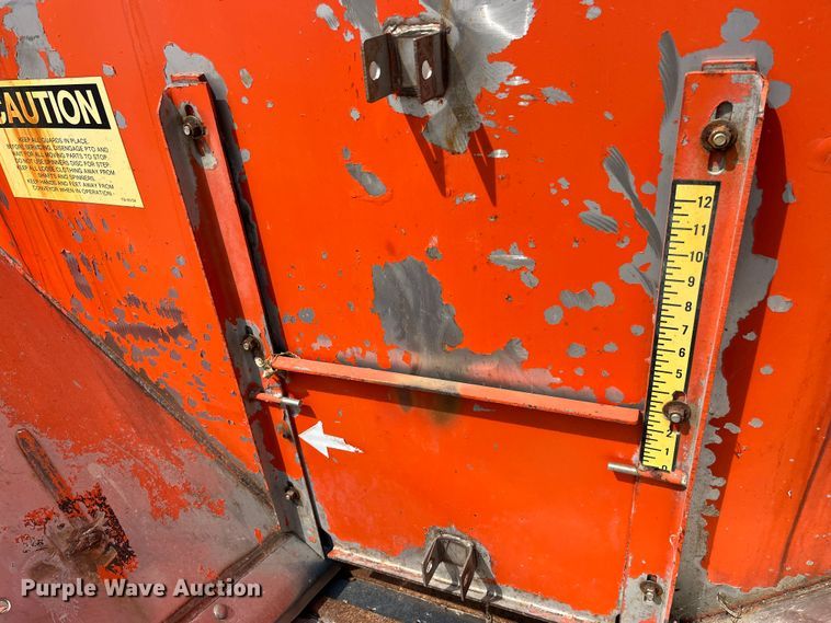 image for item LA9822 salt spreader