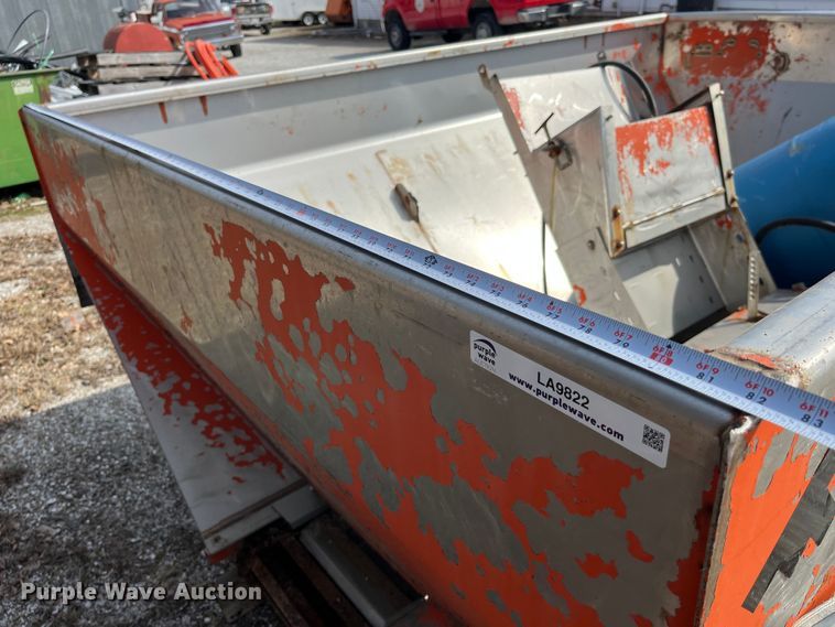 image for item LA9822 salt spreader