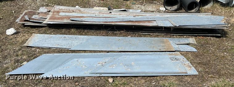 image for item LA9823 Approximately 30 pieces of tin