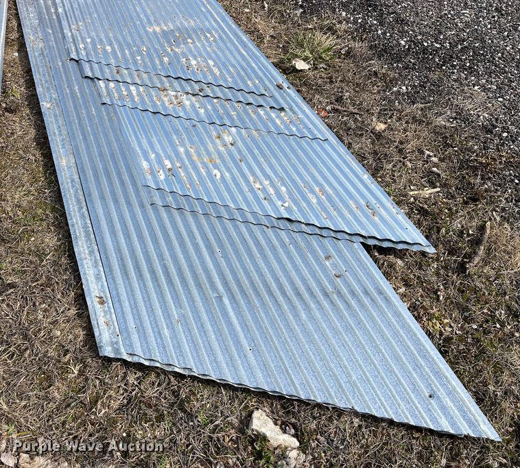 image for item LA9823 Approximately 30 pieces of tin