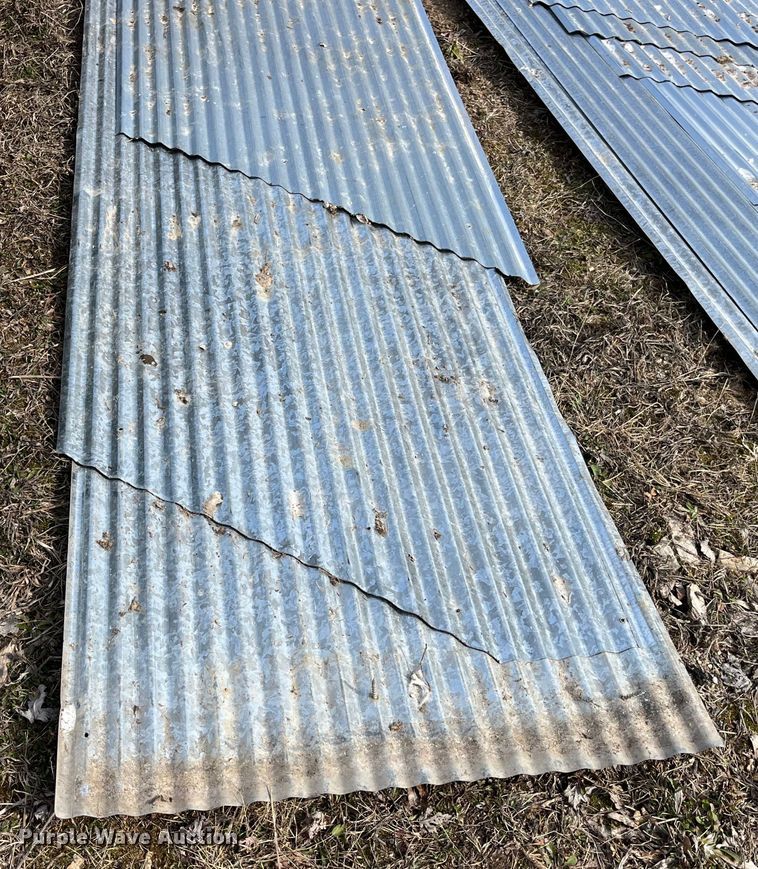 image for item LA9823 Approximately 30 pieces of tin