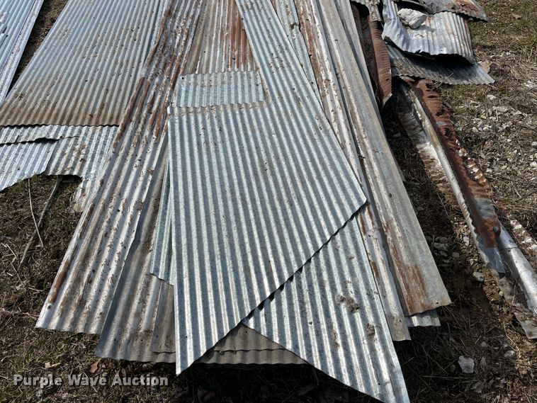 image for item LA9823 Approximately 30 pieces of tin