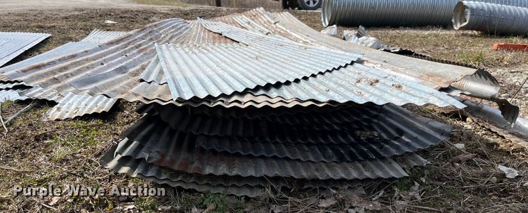 image for item LA9823 Approximately 30 pieces of tin