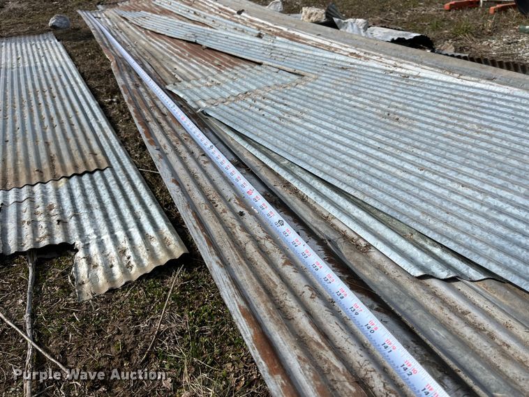 image for item LA9823 Approximately 30 pieces of tin