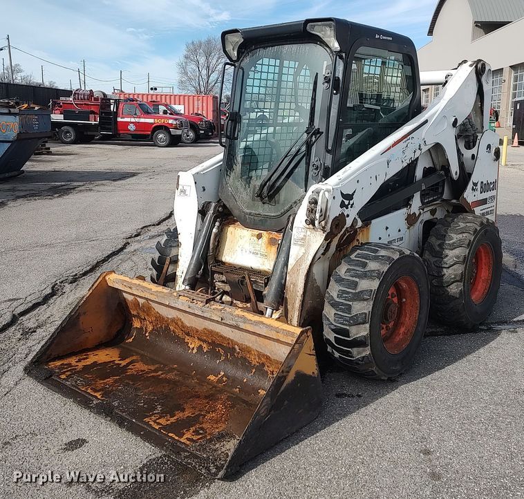 image for item LG9590 2010 Bobcat S650  skid steer loader
