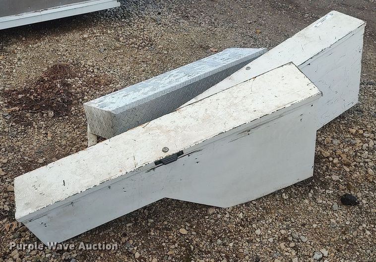 image for item LG9608 (3) toolboxes