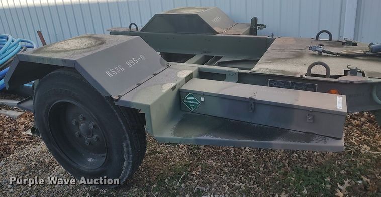 image for item LG9609 2011 Schutt Industries M200A1  utility trailer