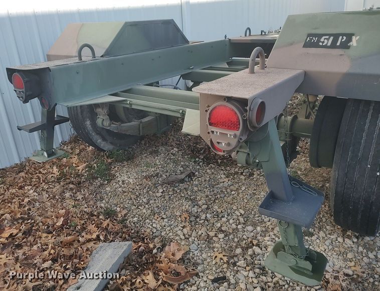 image for item LG9609 2011 Schutt Industries M200A1  utility trailer