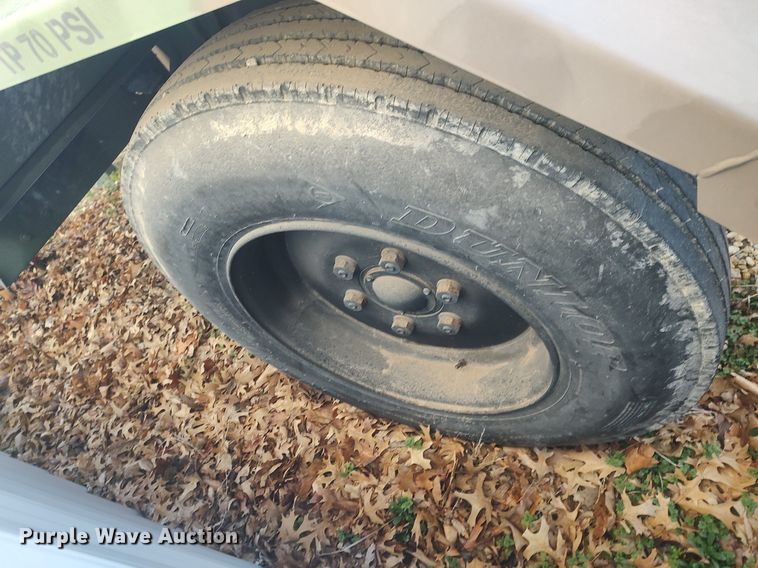 image for item LG9609 2011 Schutt Industries M200A1  utility trailer