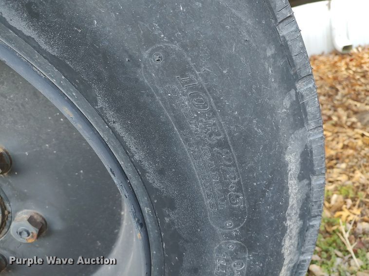 image for item LG9609 2011 Schutt Industries M200A1  utility trailer