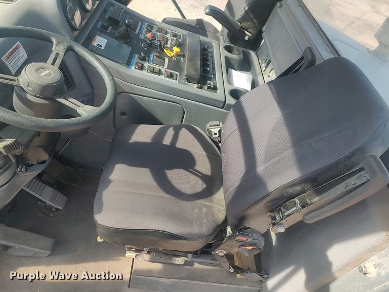 image for item LG9614 2007 Elgin Pelican  street sweeper