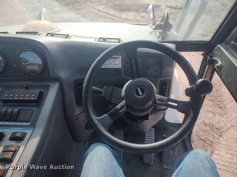 image for item LG9614 2007 Elgin Pelican  street sweeper