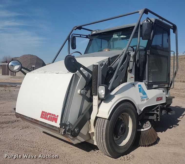 image for item LG9614 2007 Elgin Pelican  street sweeper