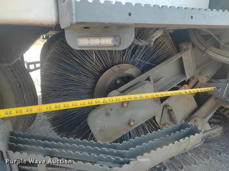 image for item LG9614 2007 Elgin Pelican  street sweeper