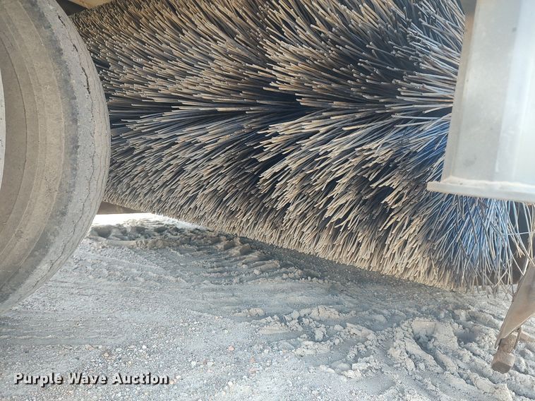 image for item LG9614 2007 Elgin Pelican  street sweeper